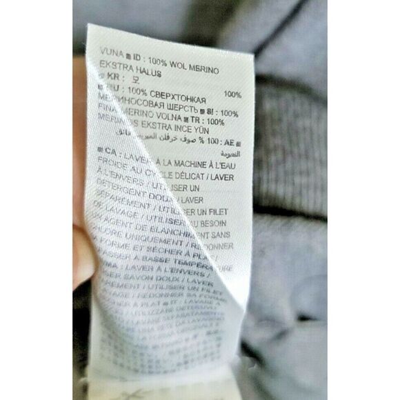 Banana Republic Women’s M Extra Fine Gray Merino Wool Crew Neck Sweater Size Med - Picture 8 of 9